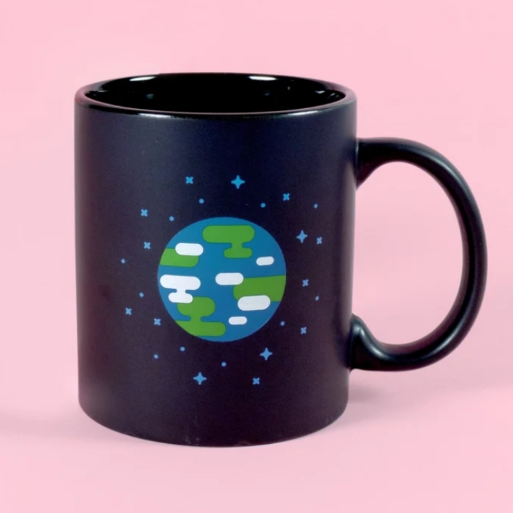 Earth mug by kurzgesagt